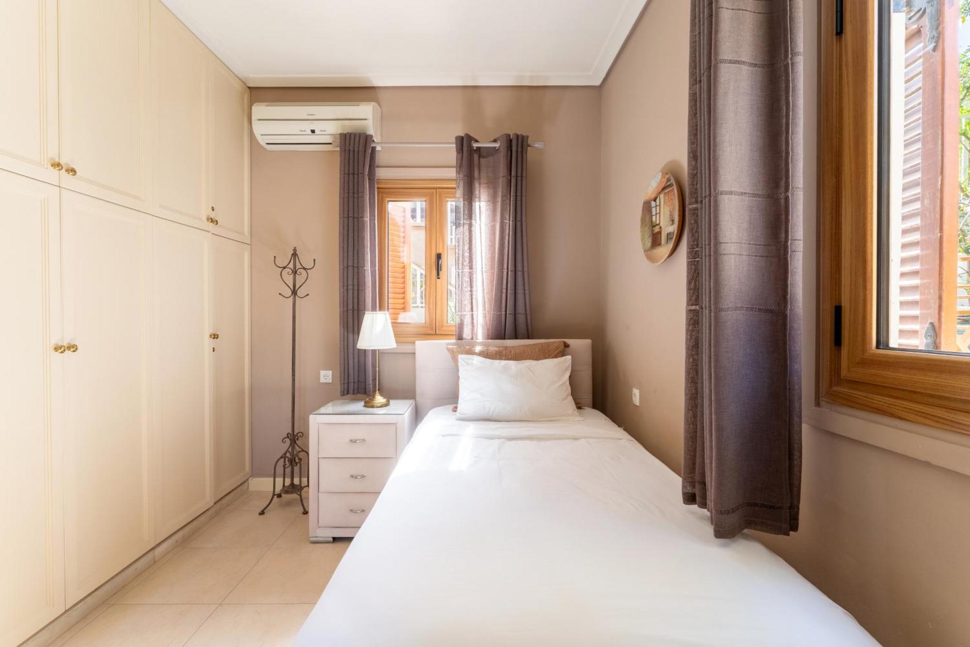 The House Of Gratitude - Poolside Retreat Villa Loutra Oraias Elenis Exterior photo